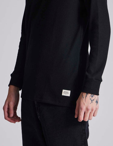 Buzo Pull Waffle Negro